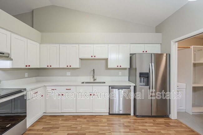 875 S Nebraska St in Chandler, AZ - Building Photo - Building Photo