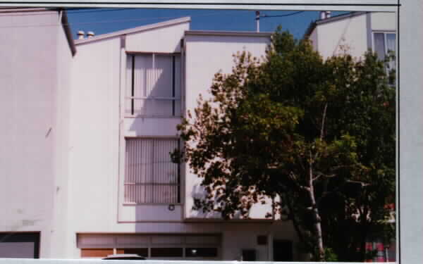 118-120 Byrne St in Daly City, CA - Building Photo - Building Photo