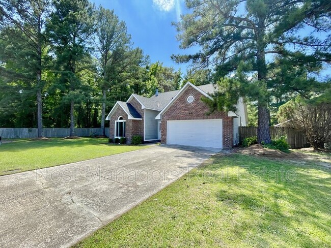 4226 Donegal Dr in Hope Mills, NC - Building Photo - Building Photo