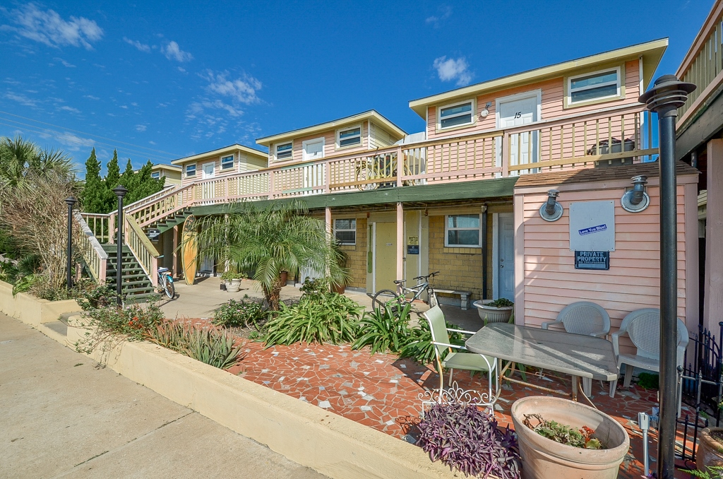 1102 8th St in Galveston, TX - Foto de edificio
