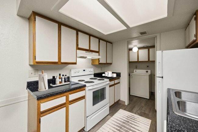 Ashley Square in Des Moines, IA - Building Photo - Building Photo