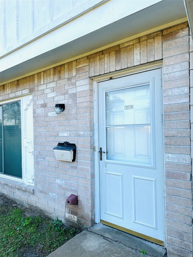 8462 Leawood Blvd in Houston, TX - Building Photo - Building Photo