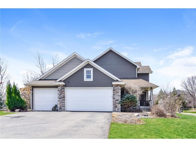 property at 606 Lincoln Dr NE