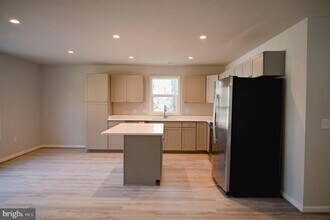 86 Woodbine Dr in Colonial Beach, VA - Building Photo - Building Photo