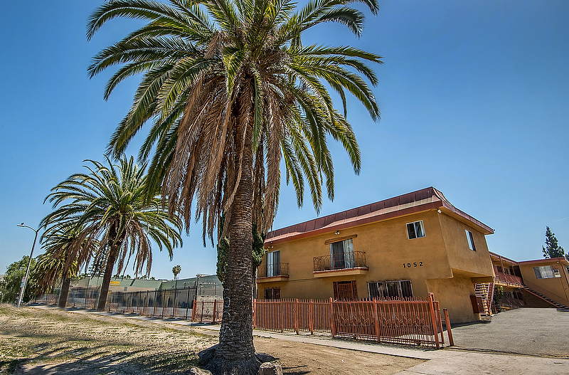 1052 Browning Blvd in Los Angeles, CA - Building Photo