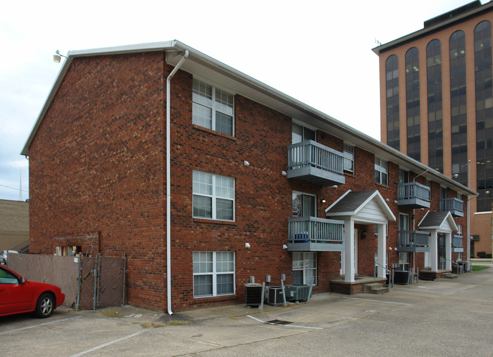 4709 Maccorkle Ave SE in Charleston, WV - Foto de edificio