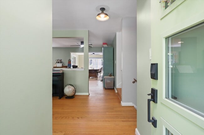 3411 Stoneybrae Dr in Falls Church, VA - Building Photo - Building Photo