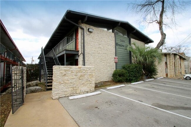 property at 2404 Longview St