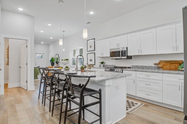 5739 Murray Dr in Hanahan, SC - Building Photo - Building Photo