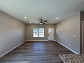 4930 W Minota St in Springfield, MO - Building Photo