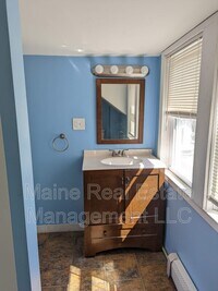 40 Gilman Falls Ave photo'