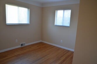 5445 Chicago Rd in Warren, MI - Building Photo - Building Photo