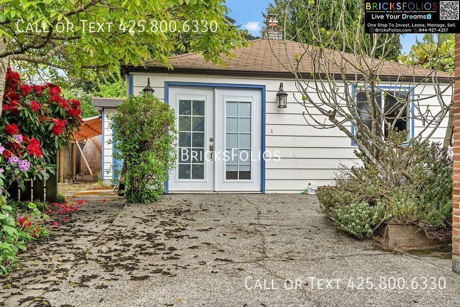 11539 Corliss Ave N in Seattle, WA - Building Photo