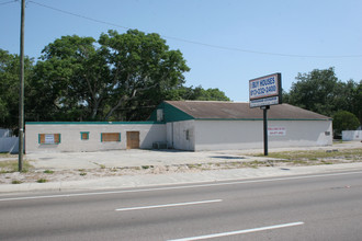 MR Rogers Appliances in Tampa, FL - Foto de edificio - Building Photo