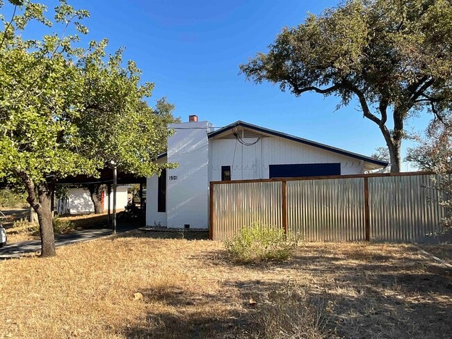 property at 1501 Hill Way Dr