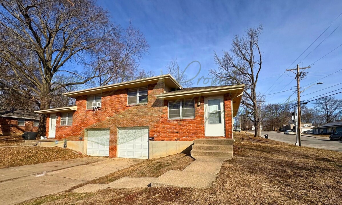 522 E Short Ave in Independence, MO - Building Photo