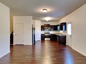 4013 Clay Ct SE in Conyers, GA - Foto de edificio - Building Photo