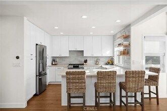 409 Dahlia Ave in Newport Beach, CA - Building Photo - Building Photo