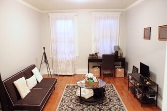 5 Hancock St, Unit #1 in Malden, MA - Foto de edificio - Building Photo