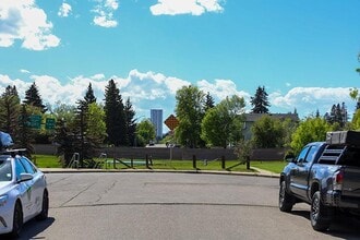 Delburn House in Calgary, AB - Building Photo - Building Photo