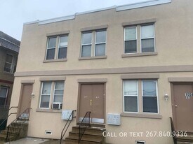 1004 S 52nd St in Philadelphia, PA - Building Photo