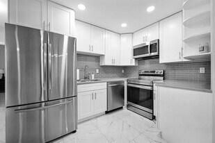 6279 Bay Club Dr, Unit 3 in Fort Lauderdale, FL - Building Photo