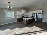 5694 Eaglewood Dr in Idaho Falls, ID - Building Photo - Building Photo