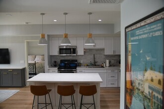 12655 Bluff Creek Dr, Unit 232 in Los Angeles, CA - Building Photo - Building Photo