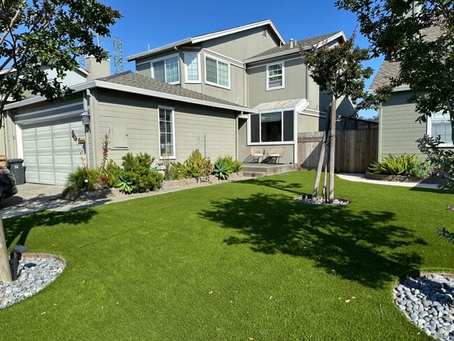 property at 18 Portsmouth Cv