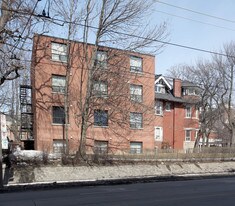 12 Maynard Ave in Toronto, ON - Building Photo