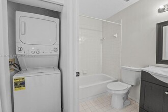 10461 NW 7th St in Pembroke Pines, FL - Building Photo - Building Photo