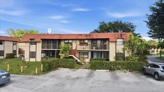 6530 W 27th Ave in Hialeah, FL - Building Photo - Building Photo