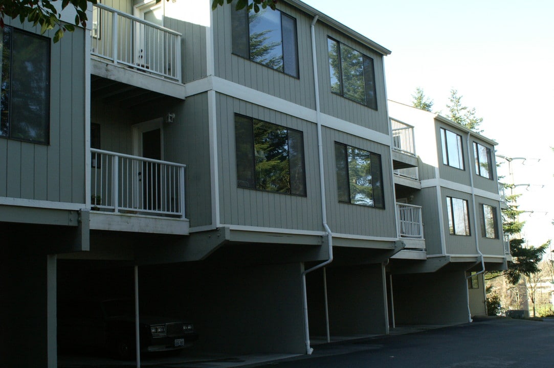 The Timbers Apartments in Issaquah, WA - Building Photo