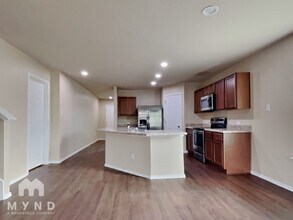 3707 Colemans Run in Converse, TX - Foto de edificio - Building Photo