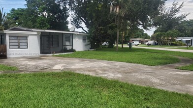 1301 NW 58th Ave in Margate, FL - Building Photo - Building Photo