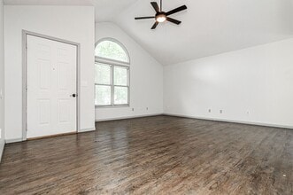 2102 Sunflower Ct in Junction City, KS - Building Photo - Building Photo