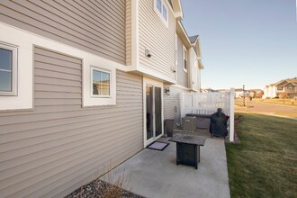 9929 5th St Ln N in Lake Elmo, MN - Building Photo - Building Photo