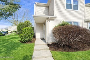 16 Pin Oak Ln in Little Egg Harbor Township, NJ - Building Photo