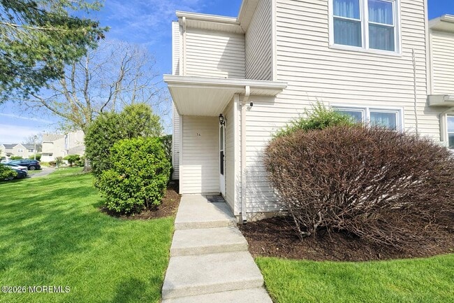 property at 16 Pin Oak Ln