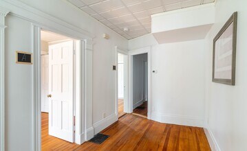 123 Boston St, Unit 1 in Boston, MA - Building Photo - Building Photo