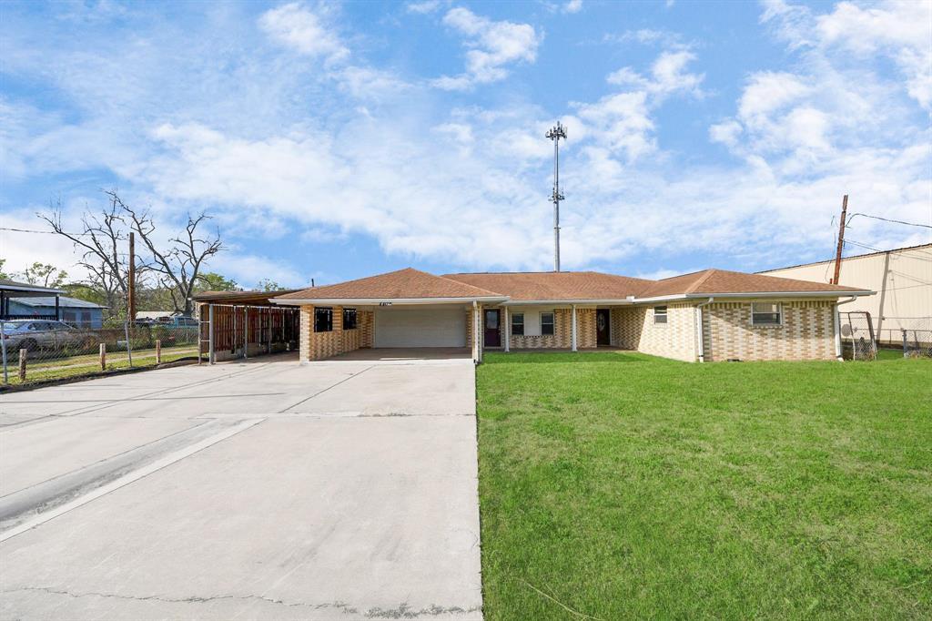 4402 Ludwig Ln in Stafford, TX - Building Photo