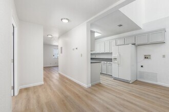 1211 Lincoln Ave in Alameda, CA - Building Photo - Building Photo