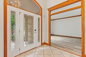 552 Waters Edge Dr in South Elgin, IL - Building Photo - Building Photo