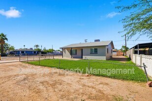 1102 N 28th Pl in Phoenix, AZ - Building Photo