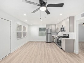 498 N Arizona Ave, Unit 7 in Chandler, AZ - Building Photo