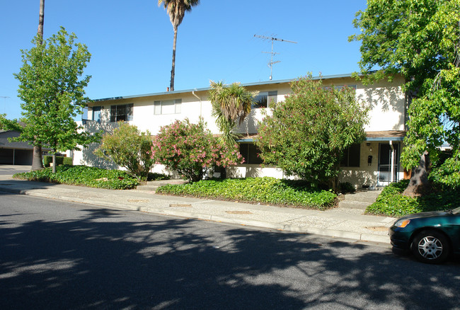 1225 Weyburn Ln in San Jose, CA - Foto de edificio - Building Photo