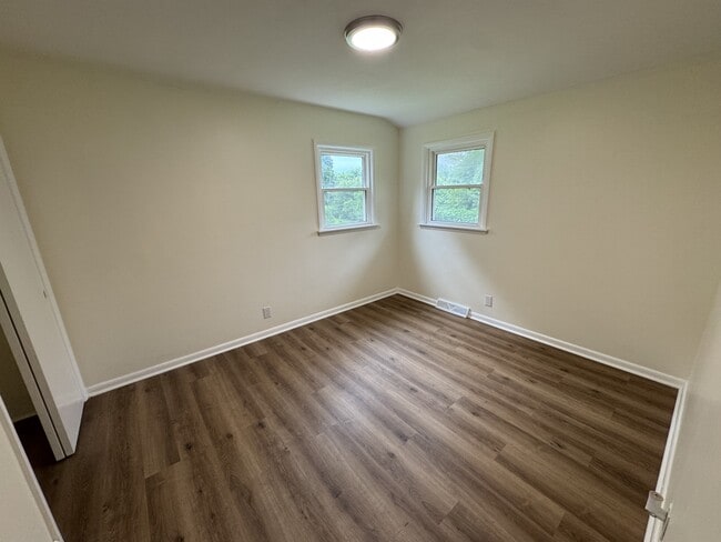 2737 Broadmoor Dr in Rockford, IL - Building Photo - Building Photo