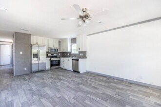 193 Live Oaks St in Medina, TX - Building Photo - Building Photo