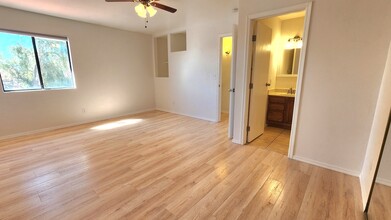 6131 E Greenway St, Unit 1 in Mesa, AZ - Building Photo - Building Photo