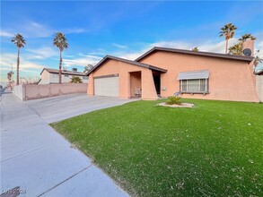 3578 Red Rock St in Las Vegas, NV - Foto de edificio - Building Photo